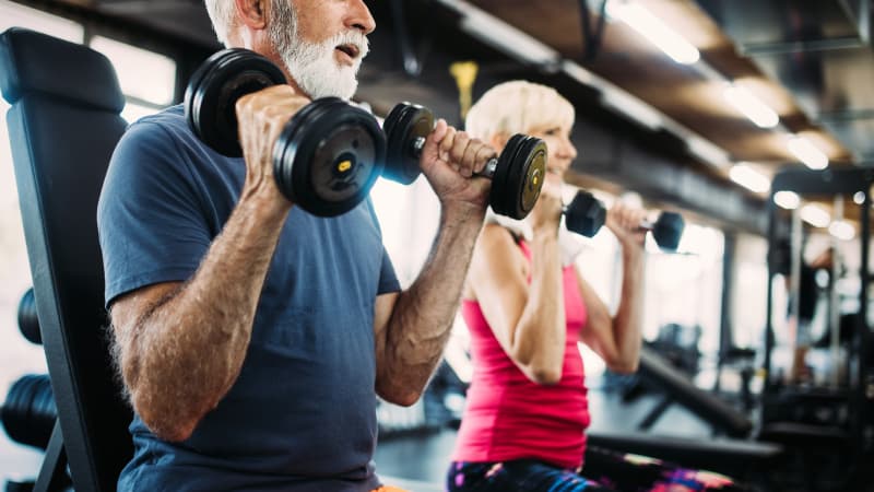 برنامه عضله سازی برای افراد با سنین بالا